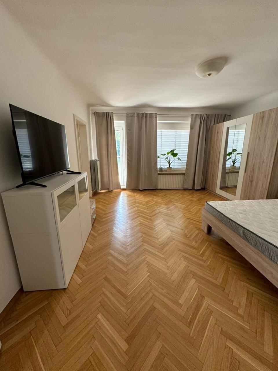 Maximo Apartments - Free Parking Maribor Luaran gambar